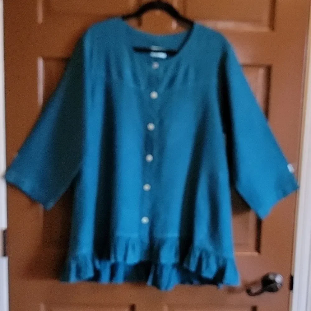 Mosaic-Linen teal buttoned down front, ruffled bottom, long sleeved jkt. Size M.